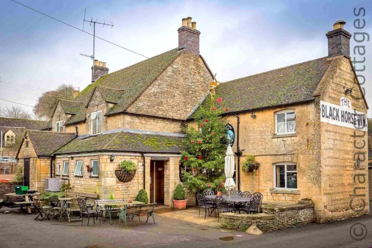Flynn'S Barn Villa Aylworth Exterior photo